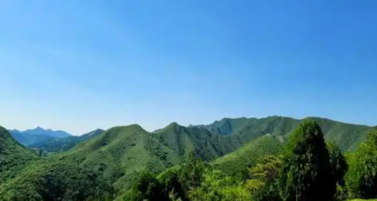 【北京一周一山·娘娘顶】京郊春日徒步之旅：探寻娘娘顶传说与翠屏湖美景+探索山野的无限魅力