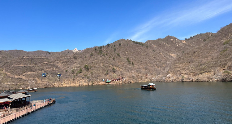 【北京一周一山·黄花城水长城】北京踏青好去处：春季限定的水长城，山花烂漫，融青山、碧水、长城于一体，颇有一番塞外景、江南风的韵味~