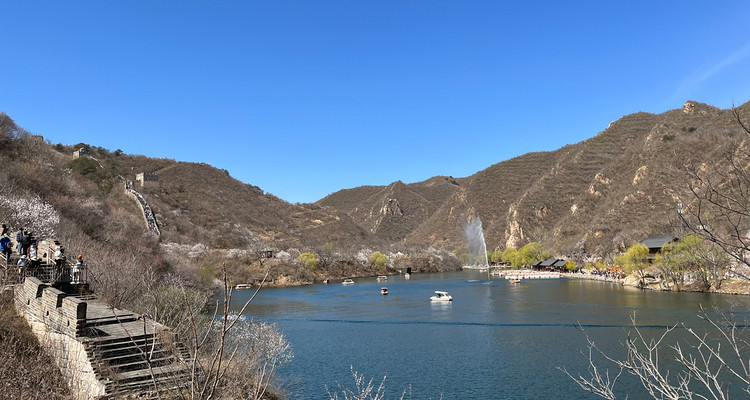 【北京一周一山·黄花城水长城】北京踏青好去处：春季限定的水长城，山花烂漫，融青山、碧水、长城于一体，颇有一番塞外景、江南风的韵味~