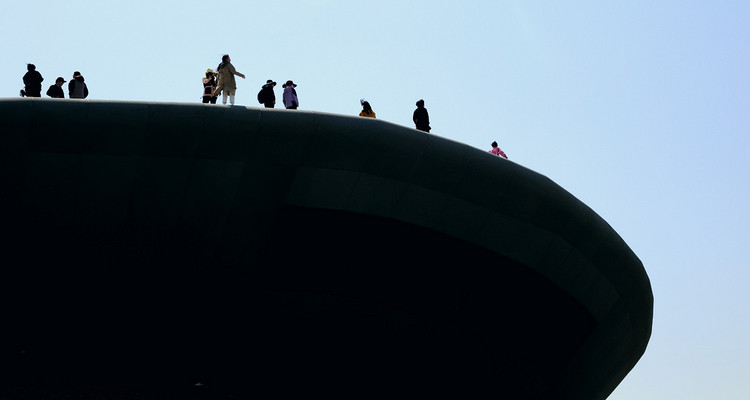 【行走内蒙·火山戈壁徒步3日】10KM乌兰哈达火山草原徒步+12KM大红山丹霞戈壁徒步+二连浩特中蒙国门+草原阿那亚涝利海8KM环湖徒步+38人舒适团