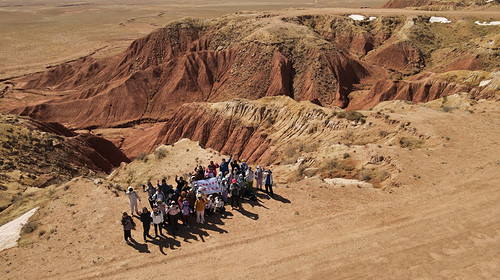 【行走内蒙·火山戈壁徒步3日】10KM乌兰哈达火山草原徒步+12KM大红山丹霞戈壁徒步+二连浩特中蒙国门+草原阿那亚涝利海8KM环湖徒步+38人舒适团