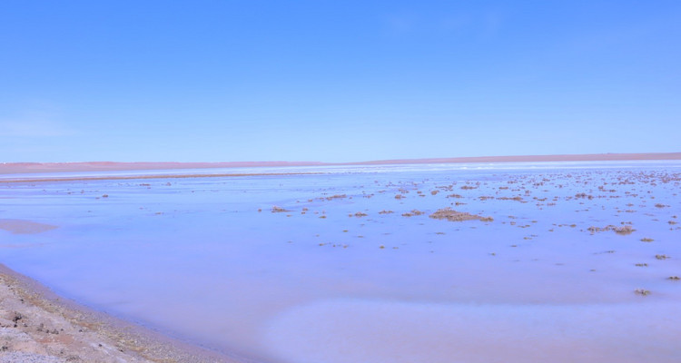 【行走内蒙·火山戈壁徒步3日】10KM乌兰哈达火山草原徒步+12KM大红山丹霞戈壁徒步+二连浩特中蒙国门+草原阿那亚涝利海8KM环湖徒步+38人舒适团