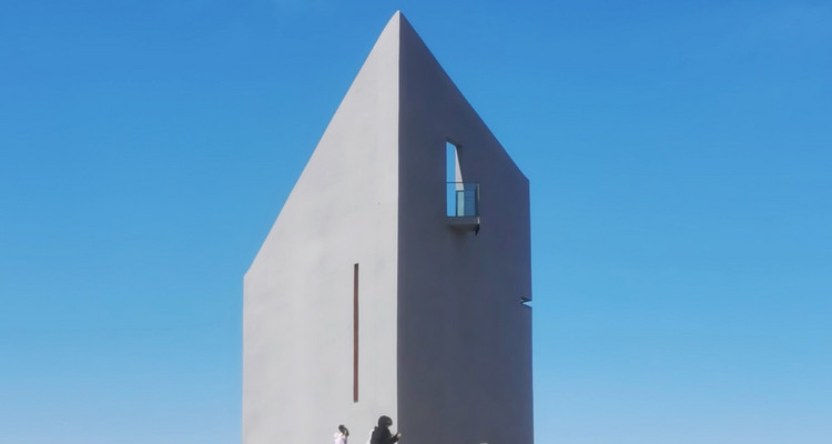 【行走内蒙·火山戈壁徒步3日】10KM乌兰哈达火山草原徒步+12KM大红山丹霞戈壁徒步+二连浩特中蒙国门+草原阿那亚涝利海8KM环湖徒步+38人舒适团