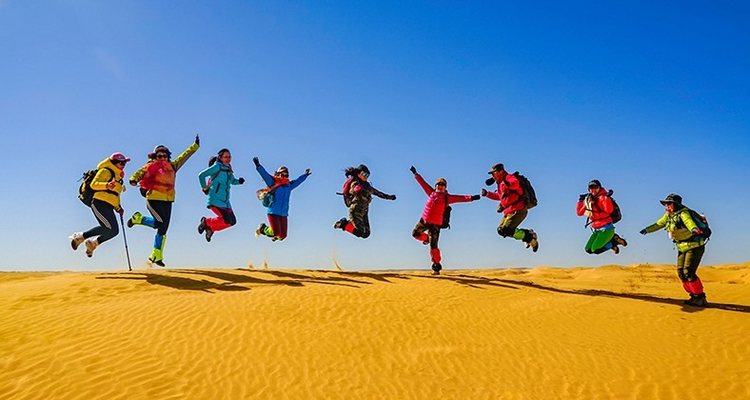 【初见内蒙·畅游沙漠3日】库布齐07沙漠公路+越野车深度穿越+畅玩响沙湾+光伏森林+特色骆驼宴+美岱召+内蒙古博物院+38人舒适团