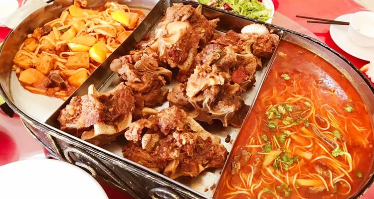 【初见内蒙·畅游沙漠3日】库布齐07沙漠公路+越野车深度穿越+畅玩响沙湾+光伏森林+特色骆驼宴+美岱召+内蒙古博物院+38人舒适团