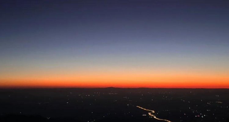 【夜爬泰山2日】难度可选丨夜爬东岳泰山+看日出观云海+闲游泉城济南