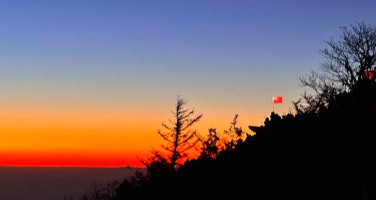 【夜爬泰山2日】难度可选丨夜爬东岳泰山+看日出观云海+闲游泉城济南