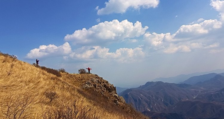 【北京一周一山·长峪城】会员周特惠9.9元｜北京长峪城徒步指南：登顶昌平之巅，邂逅壮美风车群