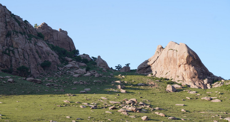 【一生必看！华子鱼洄游4日】穿越北疆风景大道+观华子鱼洄游生命奇迹+赏达里湖日落+塞尔达美景大青山+畅玩布日敦沙漠+美林谷+户外纯玩+38人舒适团~