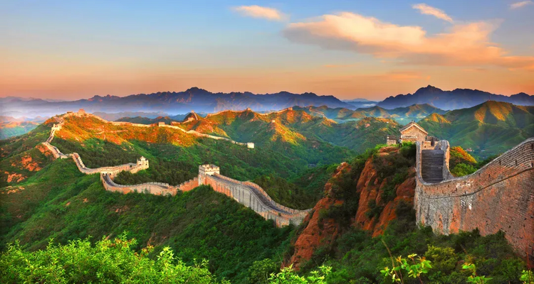 【遇见内蒙·北境穿越9日】赤峰+大青山+乌兰布统+公主湖+影视基地+甘丹驼城+勃隆克沙漠+玉龙沙湖+鄂温克驯鹿园+热阿线+黄岗梁+蒙古汗城+阿斯哈图石林+达达线+达理湖+避暑山庄+99号公路+大青山+金山岭长城+休闲纯玩9日游！