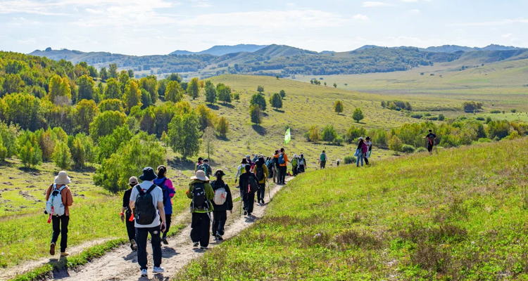 【行走草原Plus6日】赤峰+乌兰布统+大青山徒步+黄岗梁徒步+越野穿越热阿线达达线+花咕噜台+琪琪格湖+葫芦诺日+公主湖+白桦林+金山岭长城+28人精品徒步团