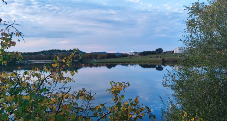 【遇见内蒙·北境穿越9日】赤峰+大青山+乌兰布统+公主湖+影视基地+甘丹驼城+勃隆克沙漠+玉龙沙湖+鄂温克驯鹿园+热阿线+黄岗梁+蒙古汗城+阿斯哈图石林+达达线+达理湖+避暑山庄+99号公路+大青山+金山岭长城+休闲纯玩9日游！