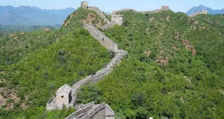 【遇见内蒙·北境穿越9日】赤峰+大青山+乌兰布统+公主湖+影视基地+甘丹驼城+勃隆克沙漠+玉龙沙湖+鄂温克驯鹿园+热阿线+黄岗梁+蒙古汗城+阿斯哈图石林+达达线+达理湖+避暑山庄+99号公路+大青山+金山岭长城+休闲纯玩9日游！