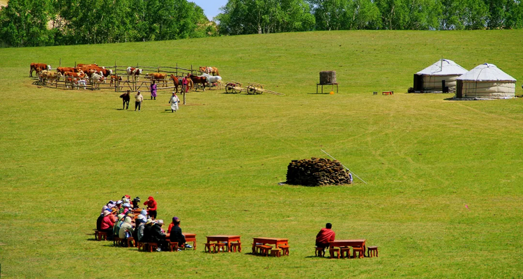 【遇见内蒙·北境穿越9日】赤峰+大青山+乌兰布统+公主湖+影视基地+甘丹驼城+勃隆克沙漠+玉龙沙湖+鄂温克驯鹿园+热阿线+黄岗梁+蒙古汗城+阿斯哈图石林+达达线+达理湖+避暑山庄+99号公路+大青山+金山岭长城+休闲纯玩9日游！