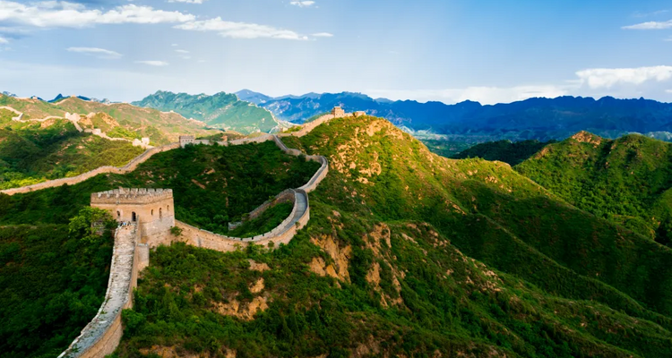 【遇见内蒙·北境穿越9日】赤峰+大青山+乌兰布统+公主湖+影视基地+甘丹驼城+勃隆克沙漠+玉龙沙湖+鄂温克驯鹿园+热阿线+黄岗梁+蒙古汗城+阿斯哈图石林+达达线+达理湖+避暑山庄+99号公路+大青山+金山岭长城+休闲纯玩9日游！