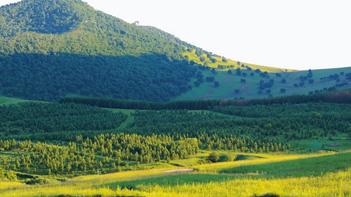 【遇见内蒙·北境穿越9日】赤峰+大青山+乌兰布统+公主湖+影视基地+甘丹驼城+勃隆克沙漠+玉龙沙湖+鄂温克驯鹿园+热阿线+黄岗梁+蒙古汗城+阿斯哈图石林+达达线+达理湖+避暑山庄+99号公路+大青山+金山岭长城+休闲纯玩9日游！