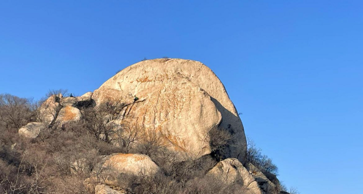 【北京一周一山·碓臼石一线天】探秘延庆碓臼石，打卡三十余处一线天群‌丨穿越亿年地质裂缝，挑战狭窄裂缝，体验光影魔术‌~