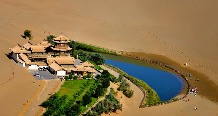 【遇见西北 · 大环线10日】西宁+祁连山草原+张掖七彩丹霞日落+嘉峪关长城+大地之子+莫高窟+鸣沙山月牙泉日落+石油小镇+黑独山+胭脂山+艾肯泉+茫崖翡翠湖+尕斯盐湖+西台吉乃尔湖+水上雅丹+可可西里+昆仑神泉+玉珠峰+无极龙凤宫+索南达