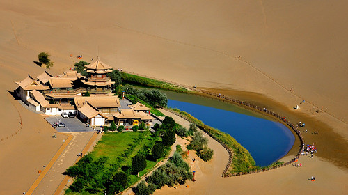 【西北山河集 · 青甘环线7日】西宁+祁连山草原+张掖七彩丹霞日落+嘉峪关长城+大地之子+莫高窟+鸣沙山月牙泉日落+石油小镇+黑独山+胭脂山+大柴旦翡翠湖+察尔汗盐湖+茶卡盐湖日落+黑马河+青海湖骑行+2-8人小包团&8人小车团