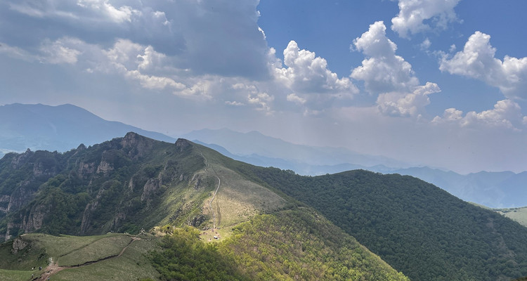 【北京一周一山·北灵山】早鸟优惠来袭丨壮丽北灵山：步履间豁达胸怀‌‌丨于草甸与流云间寻得自在，一次治愈心情的云端漫步~
