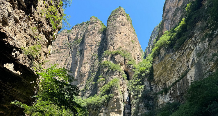 【北京一周一山·龙门涧】早鸟优惠来袭丨峡谷幽静蜿蜒+赏“北方喀斯特之花”+打卡爨底下民俗村落+观沧桑古建~