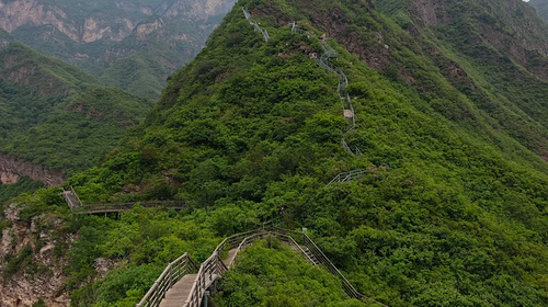【北京一周一山·峪壶峰】早鸟优惠来袭丨青山抚泉弦 绿野听花语丨探秘大安山水峪村，挑战峪壶峰原生态栈道，在峪壶峰寻找心灵的栖息所~