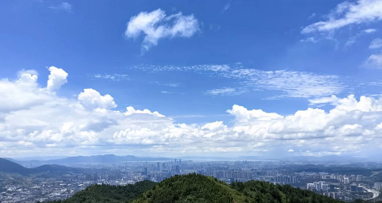 【北京一周一山·易县摩天岭】早鸟优惠来袭丨云端漫步人间仙境易县摩天岭丨风吹云动群山起伏，在云雾缭绕中遇见山野的纯净~