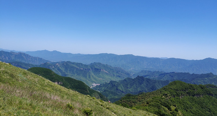 【北京一周一山·黄花梁】早鸟优惠来袭丨如果远方呼唤我：走向黄花梁的草甸与花海‌~