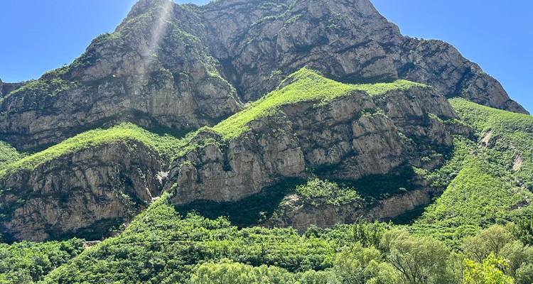 【北京一周一山·幽州峡谷】早鸟优惠来袭丨幽州峡谷徒步挑战：行走于半山挂壁公路的惊险与壮丽‌‌，感受古道西风与峡谷幽深‌‌~