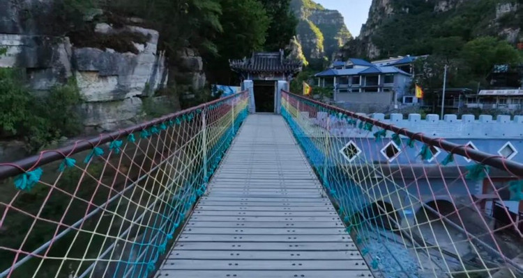 【北京一周一山·十渡山水】特价全含丨赠送特色农家大锅菜丨于孤山寨寻幽探胜徒步吸氧，在十渡漂流降温随波逐流~