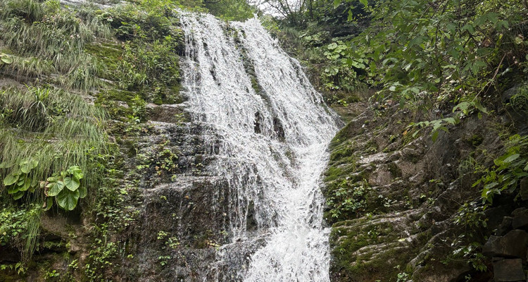 【北京一周一山·十渡山水】特价全含丨赠送特色农家大锅菜丨于孤山寨寻幽探胜徒步吸氧，在十渡漂流降温随波逐流~