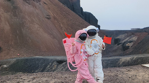 【寻迹乌兰察布·火山草原2日】早鸟优惠来袭丨超值特价丨草原阿那亚涝利海+乌兰哈达火山+谷力脑包火山+近看万年火山+深度玩转火山草原！
