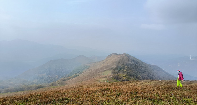 【北京一周一山·北灵山】早鸟优惠来袭丨壮丽北灵山：步履间豁达胸怀‌‌丨于草甸与流云间寻得自在，一次治愈心情的云端漫步~